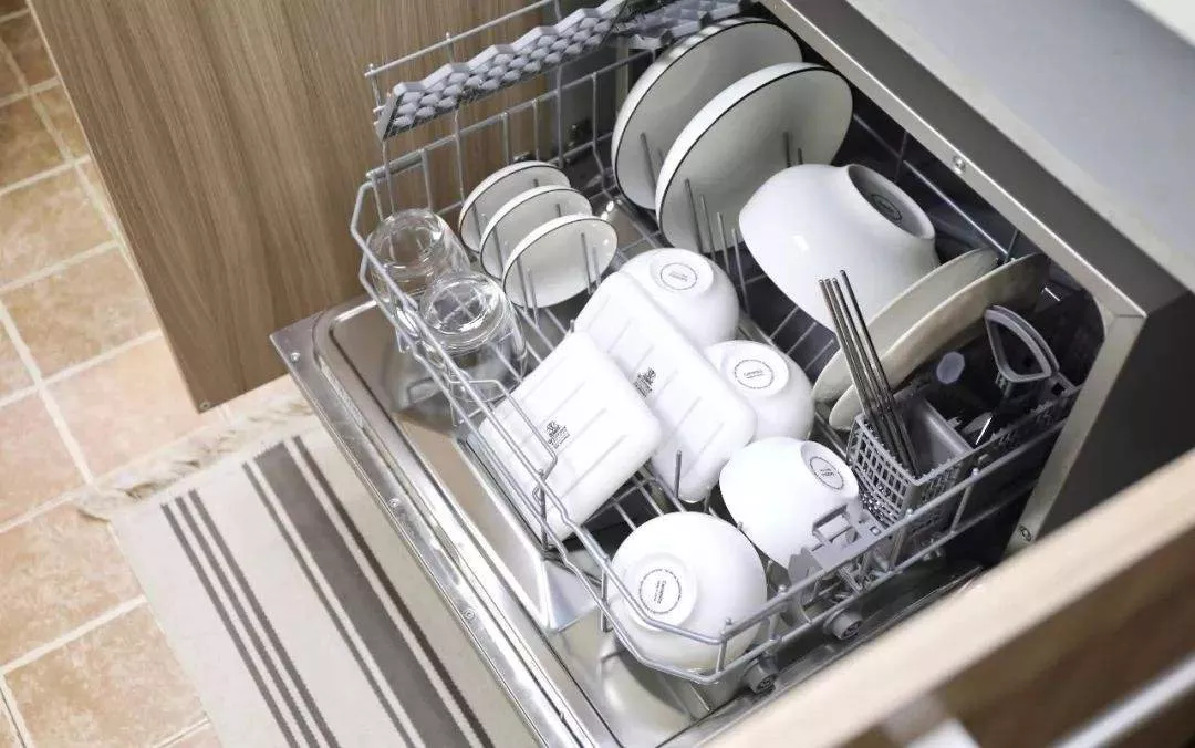 洗碗机和手洗哪个省水