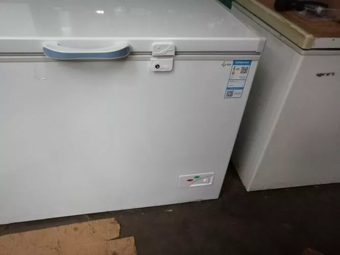 新冰柜温度高怎么办