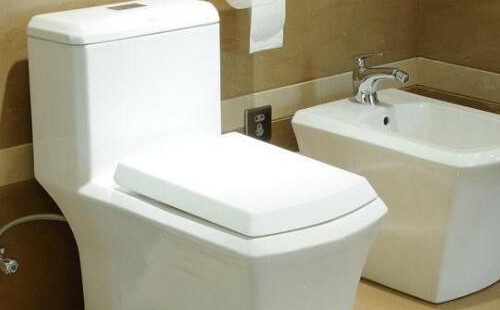 马桶喷水是什么原因?常见维修方法介绍