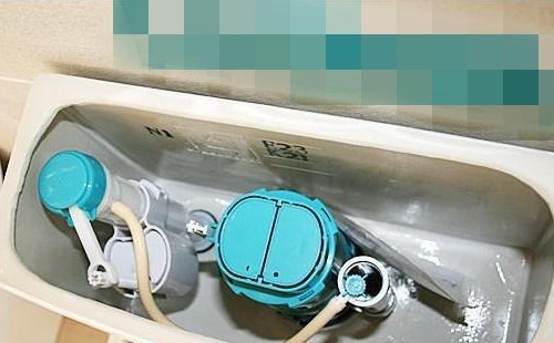 马桶冲水阀不回弹怎么解决
