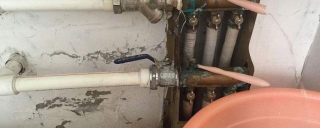地暖不热放回水管的水管用吗