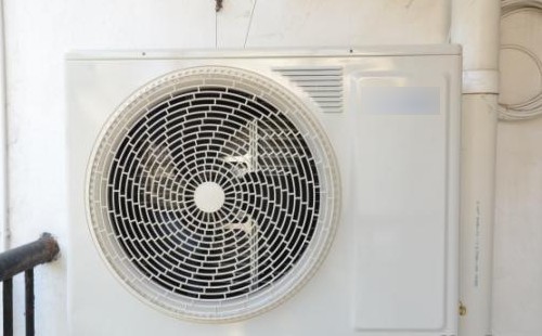 美的空调室外机怎样清洗