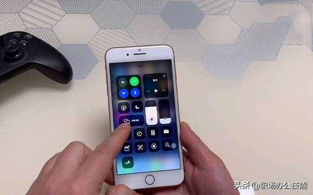 手机投屏到电视原来这么简单,快跟我学,只需2步就能搞定